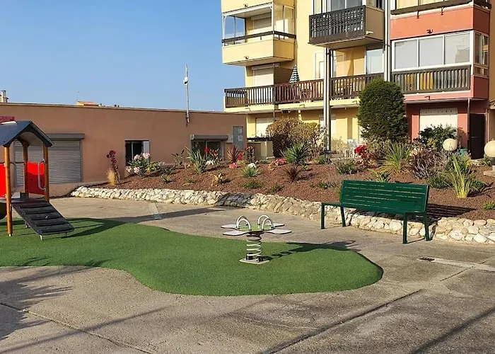 La Brigantine 592, Superbe Vue Pour Ce T2 Avec Piscine. Agde